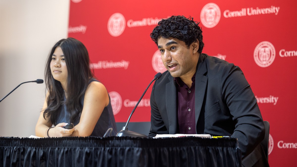 2023 ILR High Road Fellows Kirsten Law and Ron Varghese speak at the group’s weekly Friday Workshops.